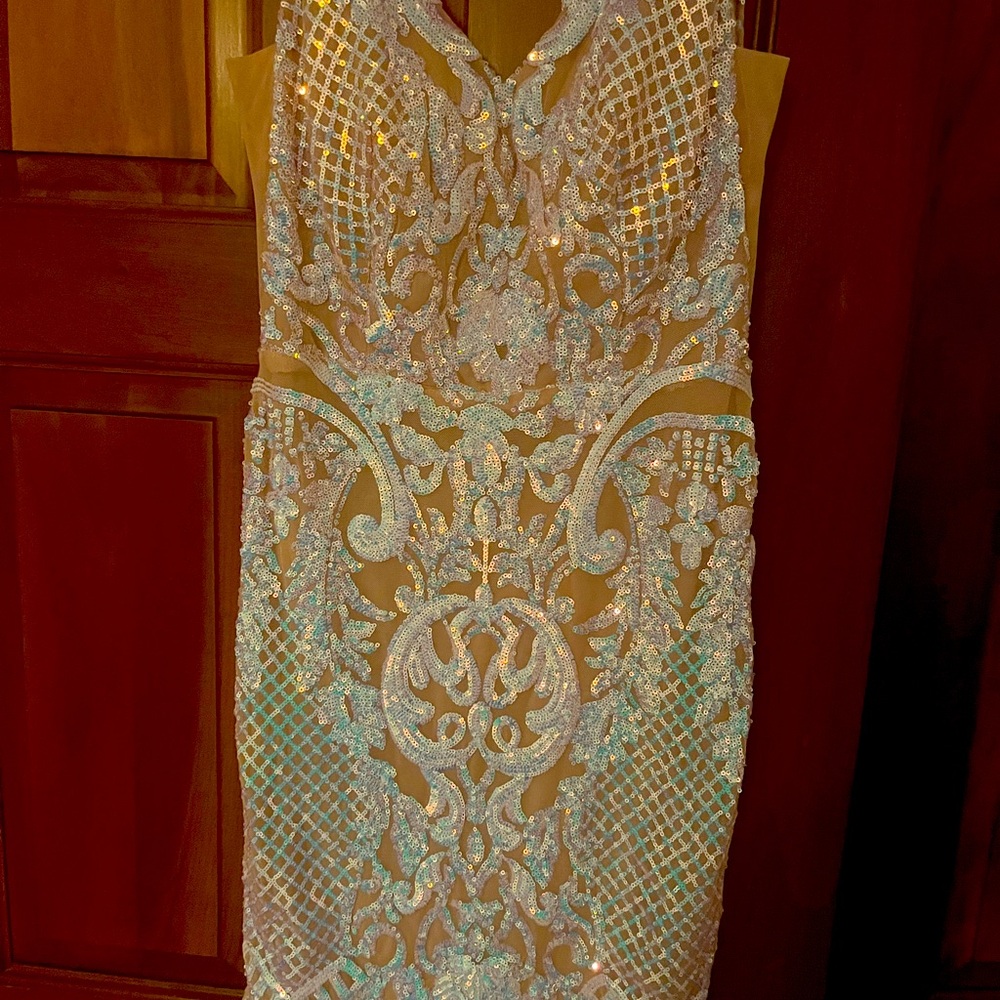 gorgeous formal dress with built in padding